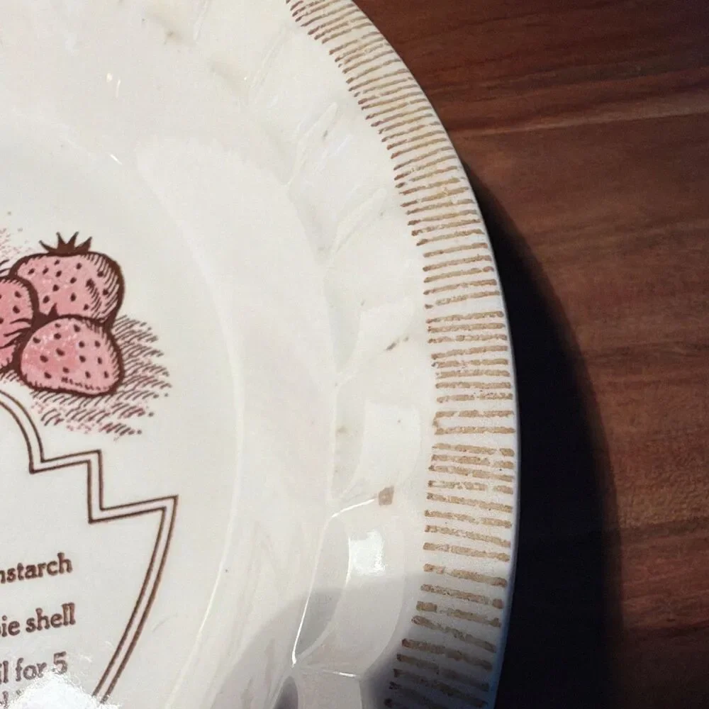 Jeannette Royal China Strawberry Pie Ceramic Pie Dish 10in Round 1qt Oven Safe